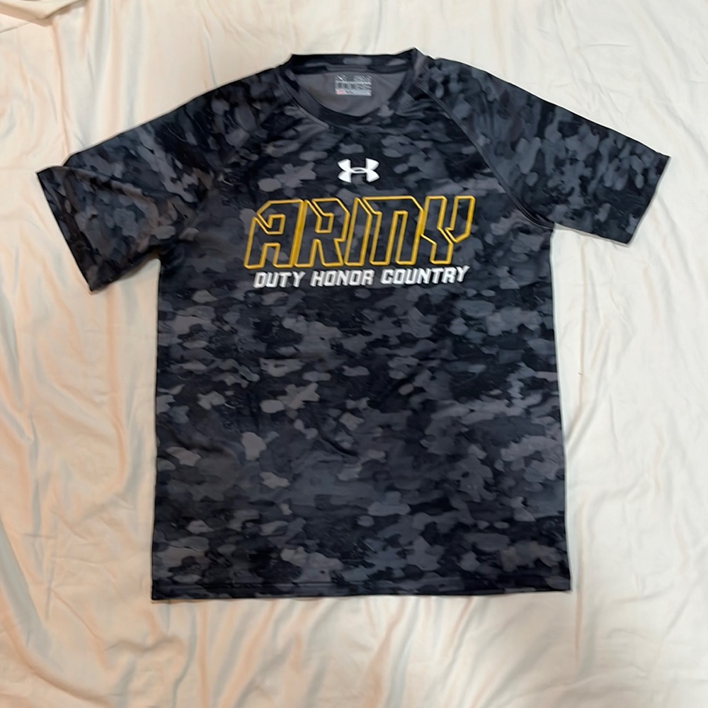 New Under Armour (No tags) Black and Gray Camo Army Loose Tee Size Small